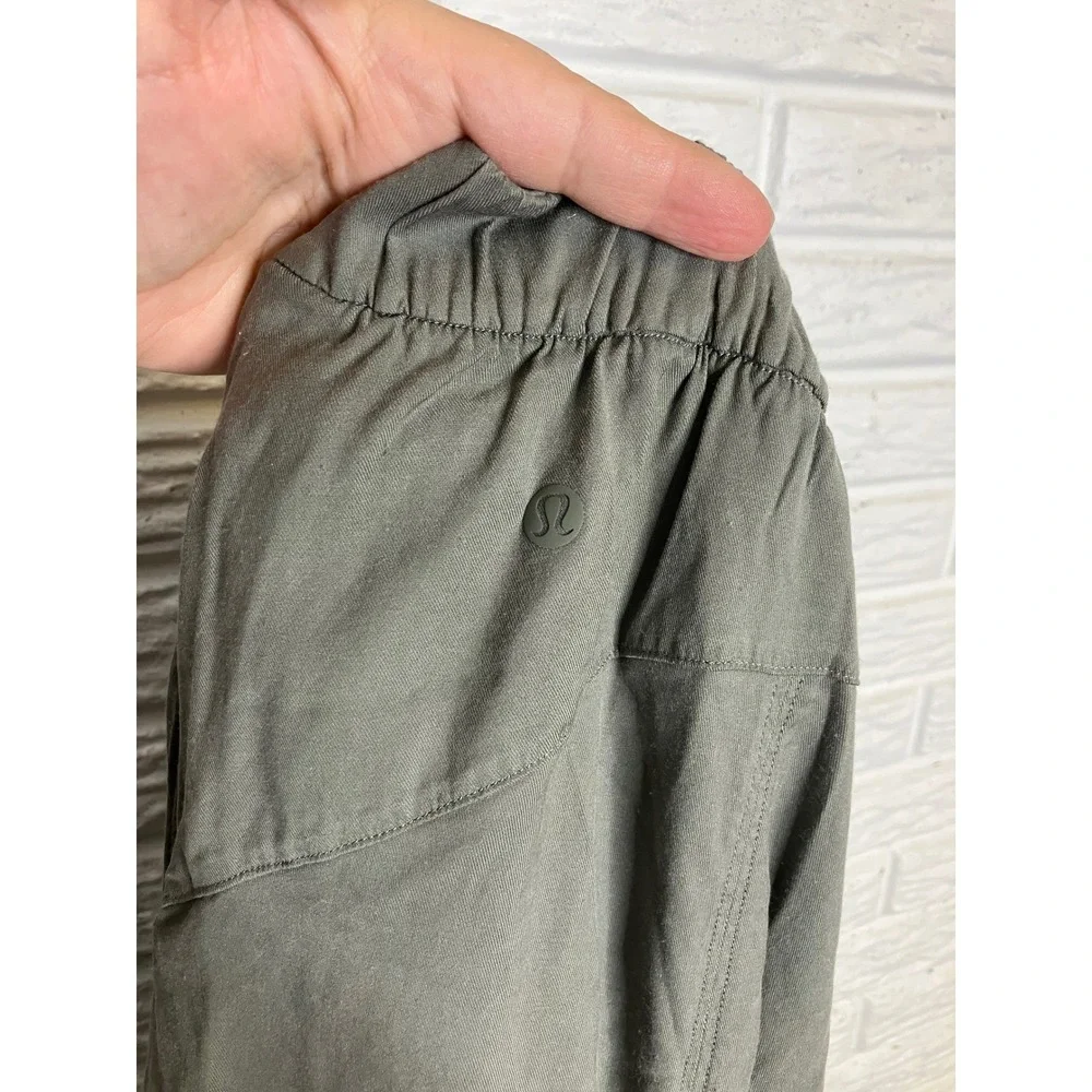 Lululemon Metropolis maven high‎ rise crop pants cargo women's size 10 casual